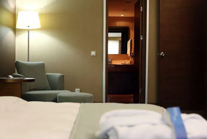 ホテル Bh カンファレンス&エアポート 5*