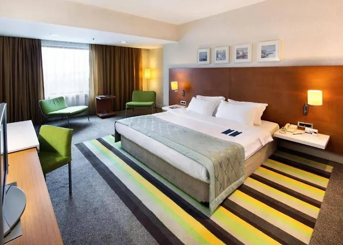 ホテル Bh カンファレンス&エアポート 5*